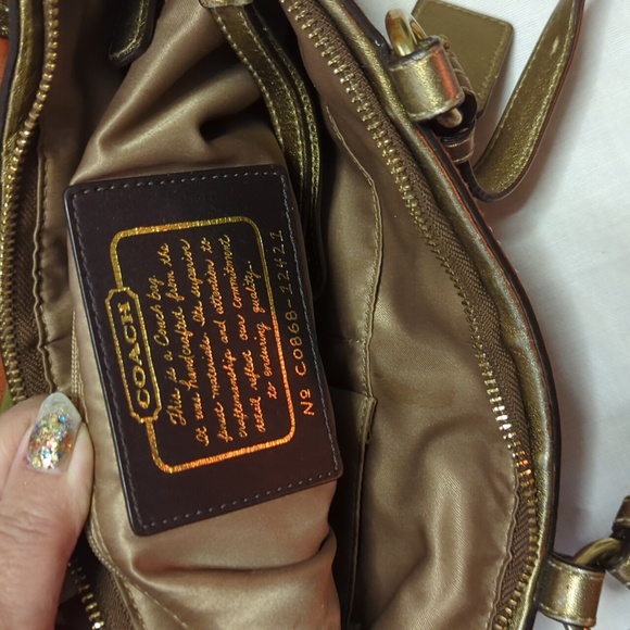 Coach Gold Metallic Tote Bag with Sophisticated Design - Picture 4 of 4